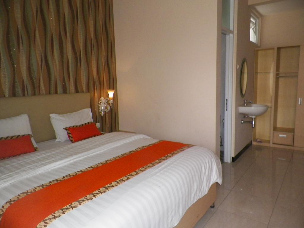 Ceria Boutique Hotel Maguwo Екстериор снимка